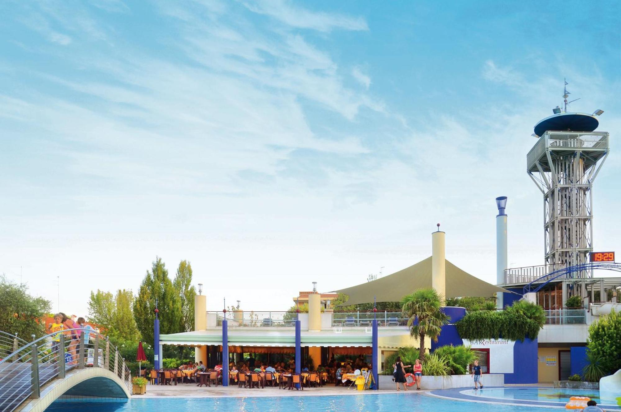 Villaggio Planetarium Resort 비비오네 외부 사진